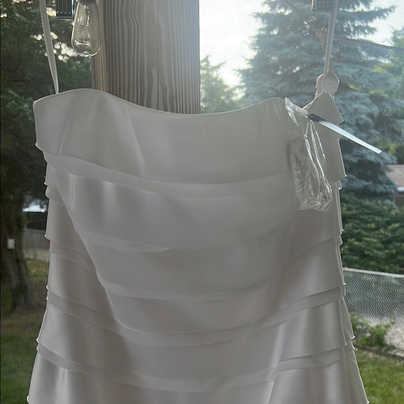 White House Black Market Bandaged Strapless Satin Dress - Picture 4 of 5